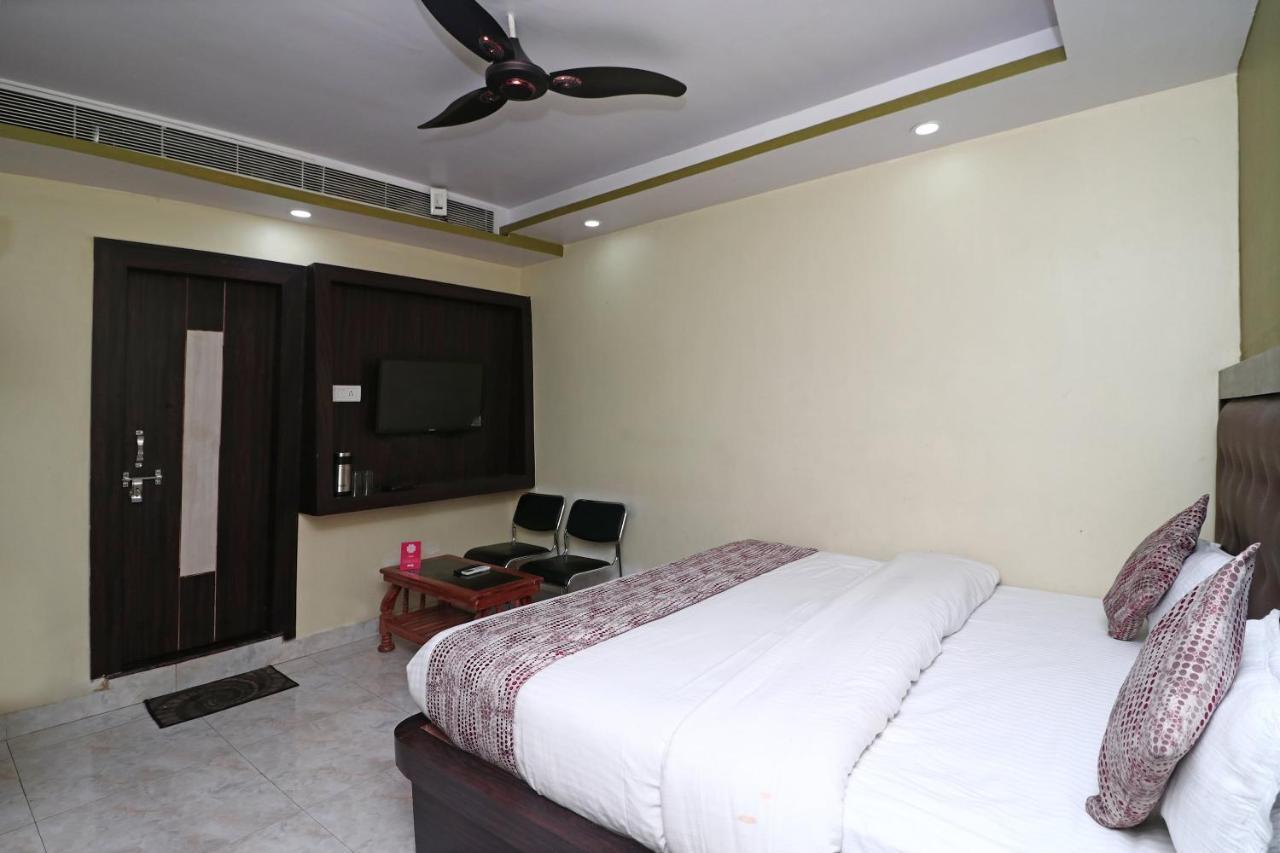Oyo 15169 Hotel Rk Inn Lucknow Exteriör bild