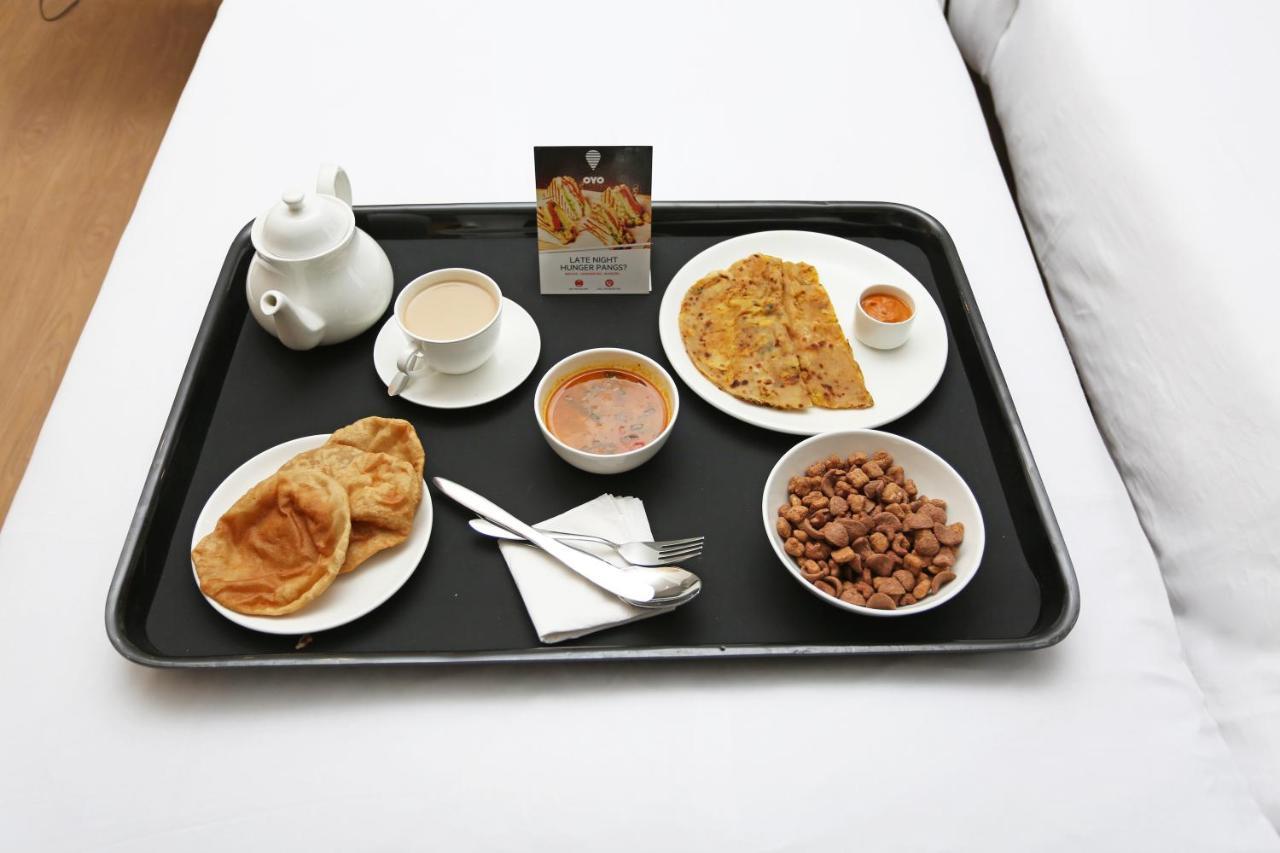 Oyo 15169 Hotel Rk Inn Lucknow Exteriör bild